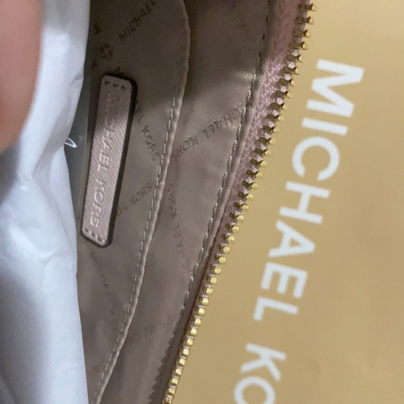 SALE ‼️Michael Kors Brand New Authentic  Crossbody bag - Picture 6 of 7